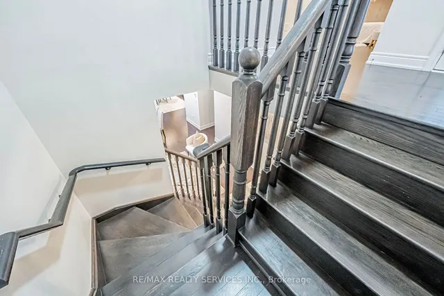 Additional image 17 of 5 Sinatra St