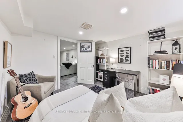 Additional image 30 of 319 Townsend Ave