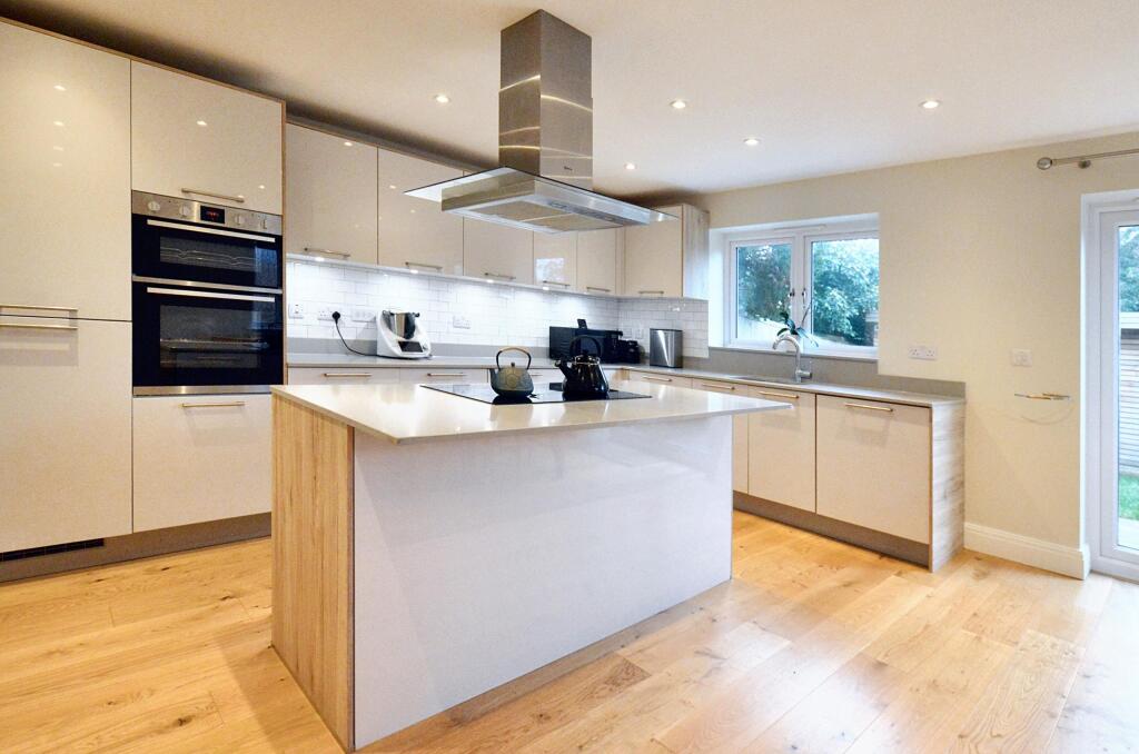 Additional image 5 of Wain Close, St Albans, AL1