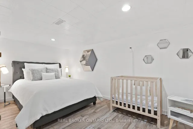 Additional image 24 of 24 Heale Ave