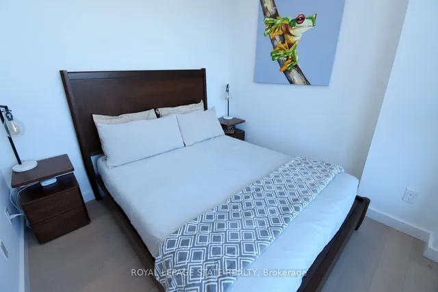 Additional image 19 of 81 Wellesley St Unit 2305