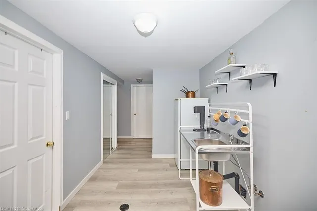 Additional image 30 of 23 Dynasty Ave Unit 4