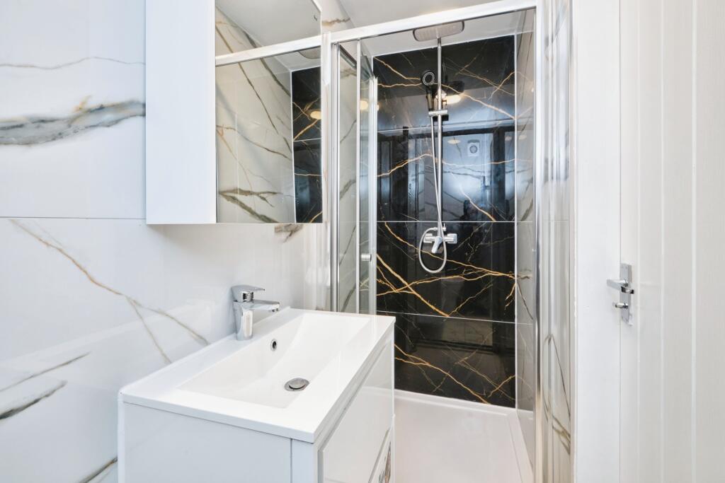 Additional image 9 of Warley Road, Oldbury, B68