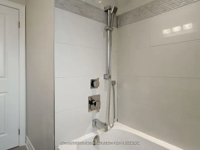 Additional image 23 of 18 Ludstone Dr