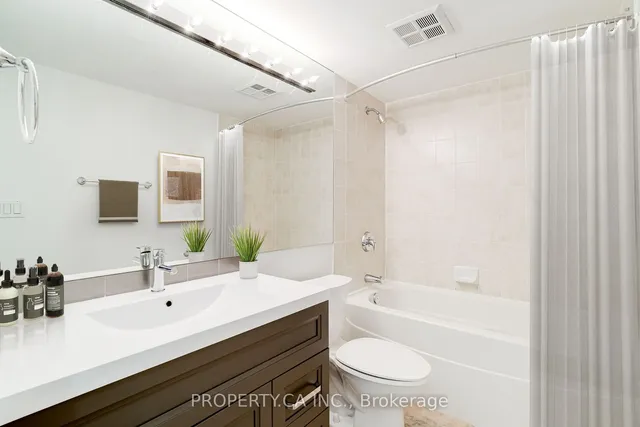 Additional image 20 of 219 Fort York Blvd Unit 1204