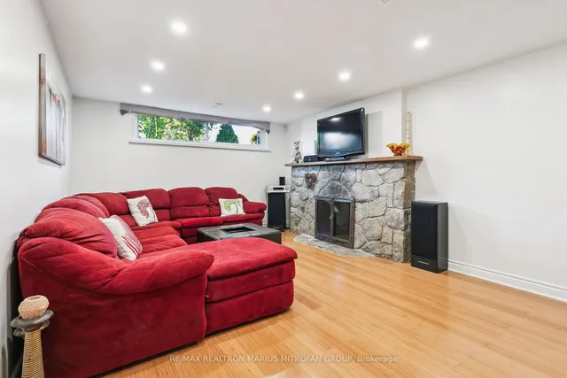 Additional image 24 of 21 Toynbee Tr