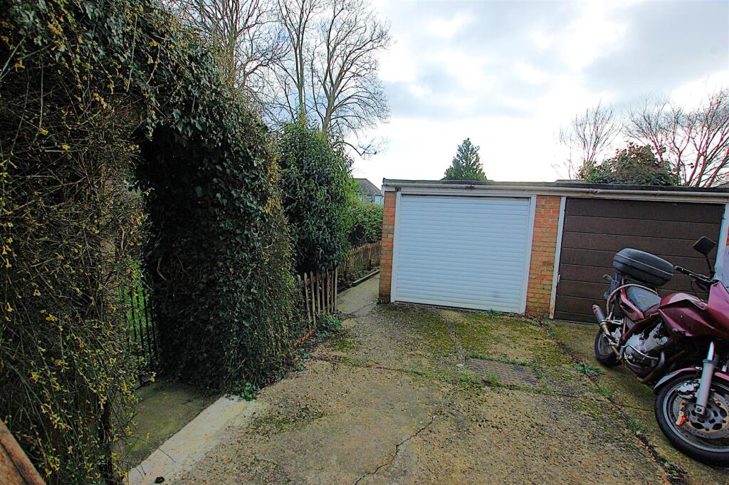 Additional image 19 of Poplars Close, Ellenbrook, Hatfield