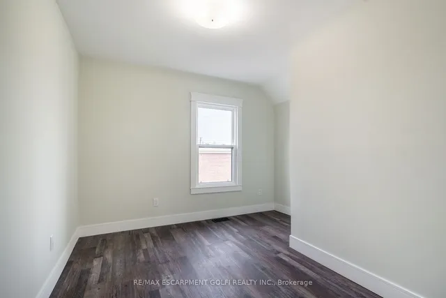 Additional image 27 of 50 Whitfield Ave