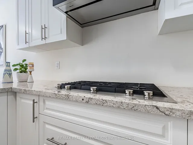 Additional image 18 of 23 Matterhorn Rd