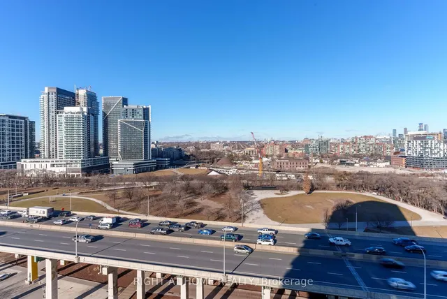 Additional image 31 of 231 Fort York Blvd Unit 1807