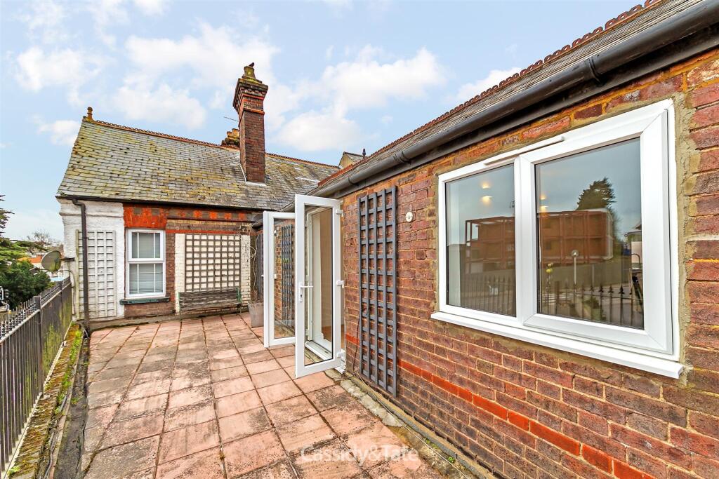 Additional image 14 of Victoria Road, Harpenden