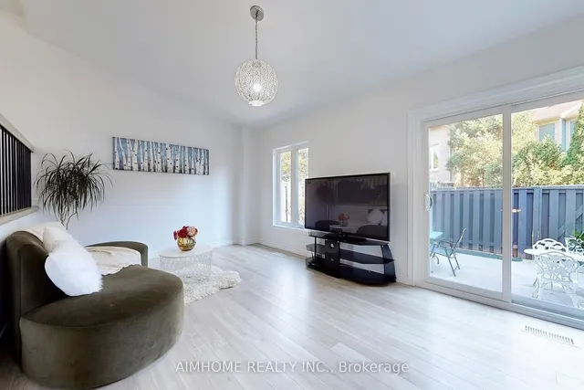 Additional image 4 of 566 Sandhurst Circ