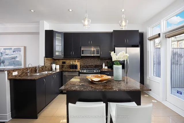 Additional image 8 of 24 Ruby Lang Lane