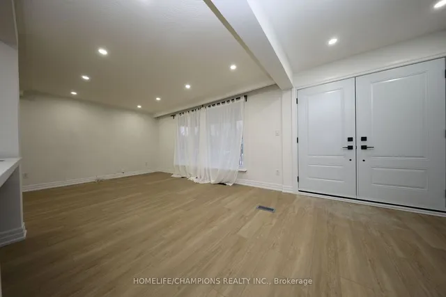 Additional image 12 of 25 Crusader St