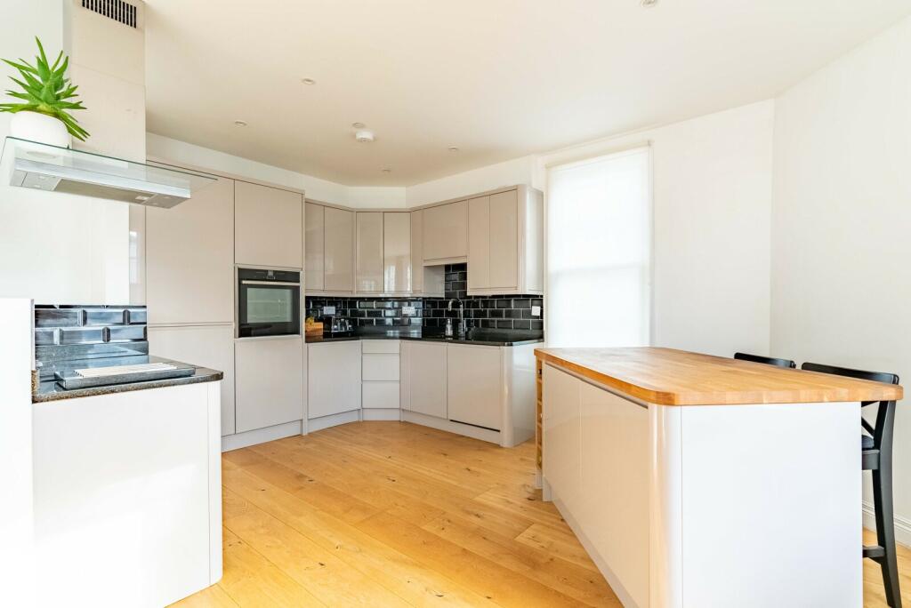 Additional image 3 of Sovereign Way, St. Albans, Hertfordshire, AL3