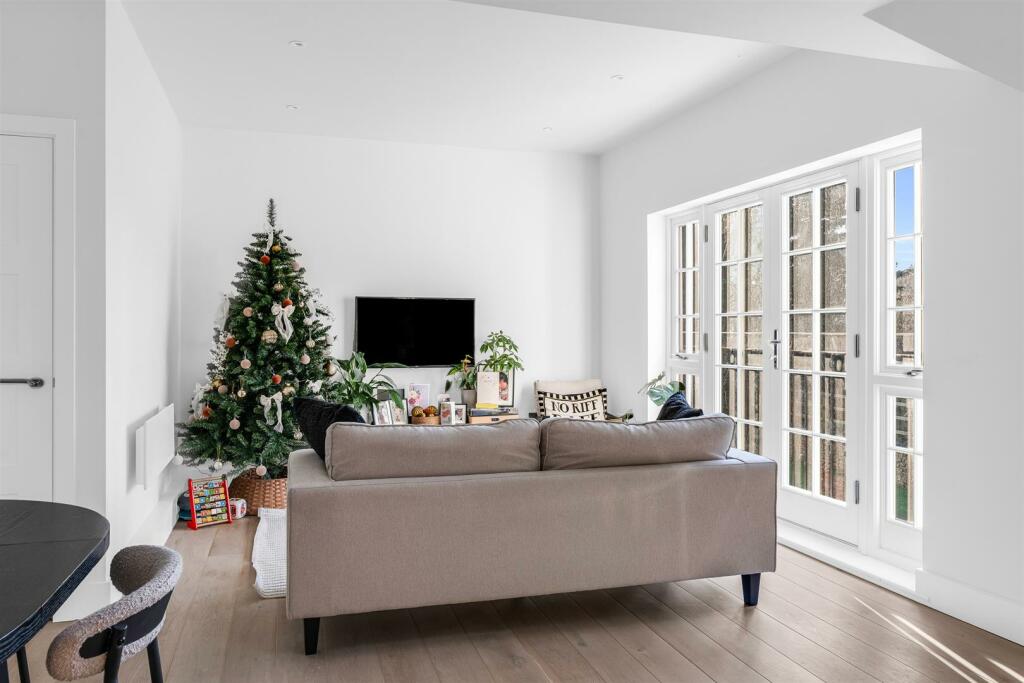 Additional image 5 of Codicote Road, Welwyn