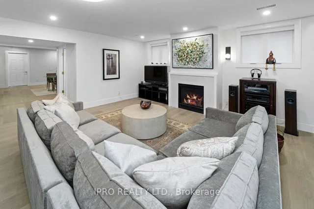 Additional image 39 of 47 Ambleside Ave