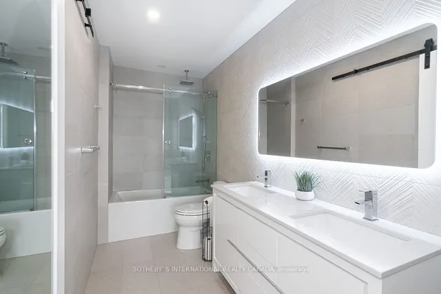 Additional image 10 of 438 King St Unit 1904