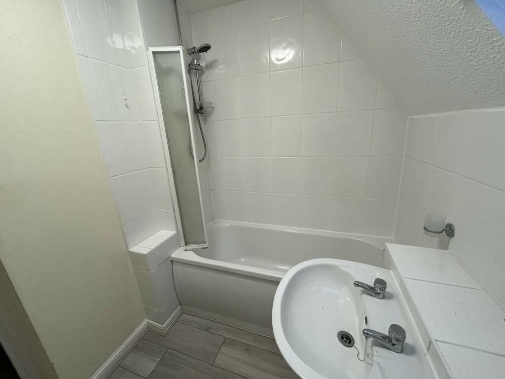 Additional image 19 of Winster Avenue, B93