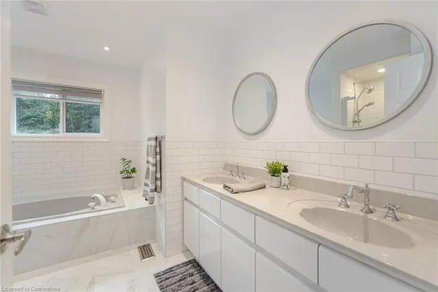 Additional image 38 of 168 Lovers Lane