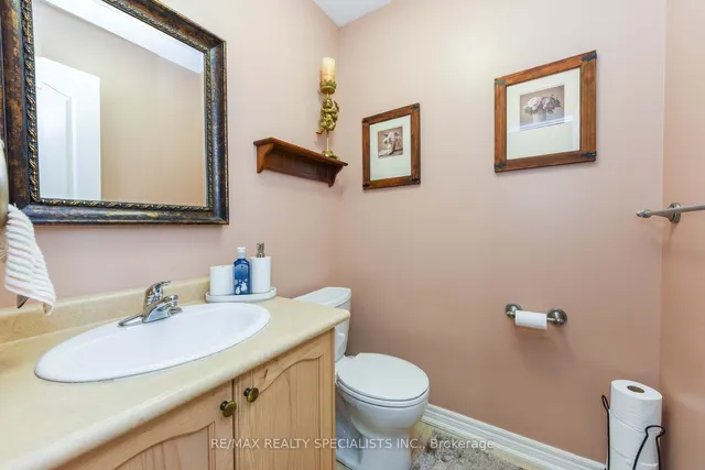 Additional image 28 of 37 Bluffwood Cres