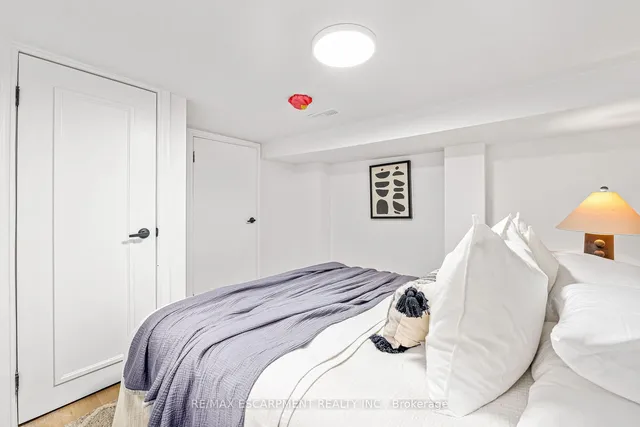 Additional image 33 of 20 Walter Ave