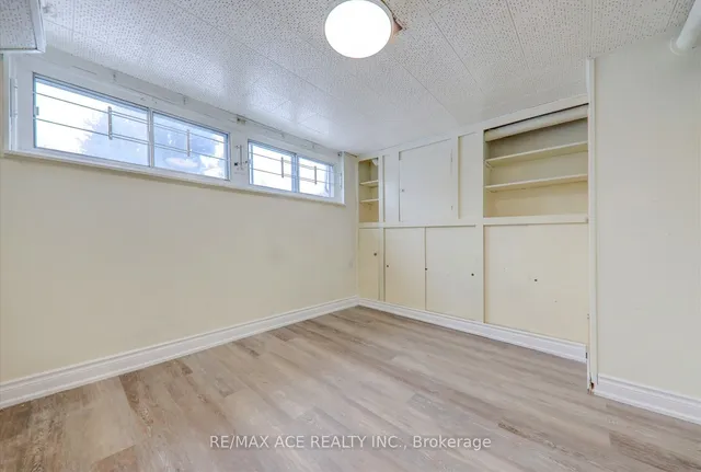 Additional image 35 of 3 Tulip Dr