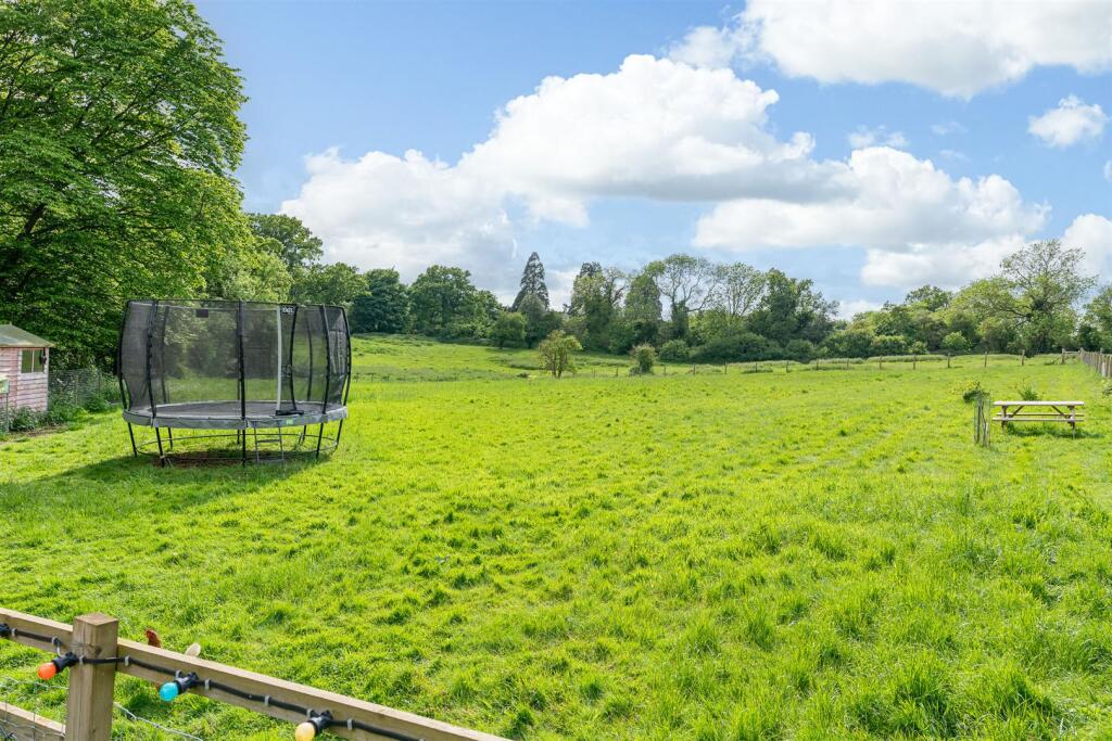 Additional image 21 of The Avenue, Welwyn