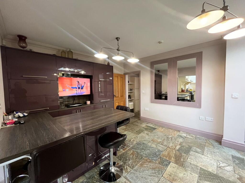 Additional image 8 of Room 7, Holly Lane