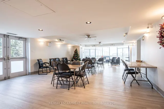 Additional image 31 of 5280 Lakeshore Rd Unit 911