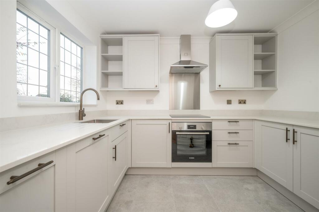 Additional image 3 of Old Warwick Road