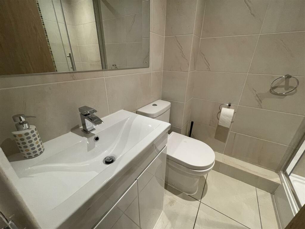 Additional image 9 of C6G Second