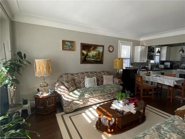 Additional image 3 of 33 Brucedale Ave