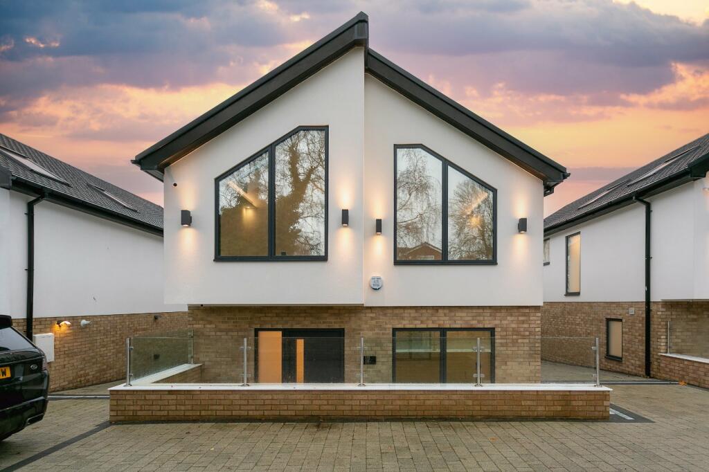 Mistletoe Mews, St. Albans, Hertfordshire, AL3