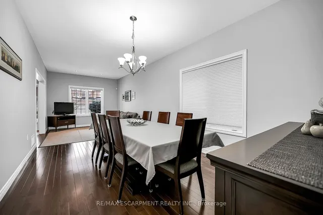 Additional image 5 of 31 Showcase Dr