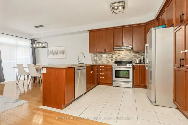 Additional image 15 of 27 Cedar Lake Cres