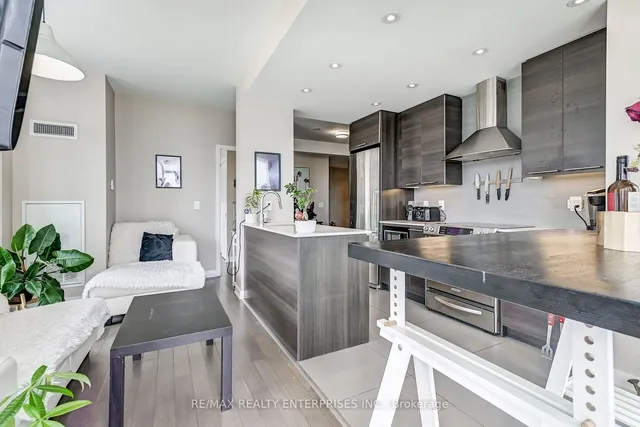 Additional image 20 of 1 Market St Unit 1413