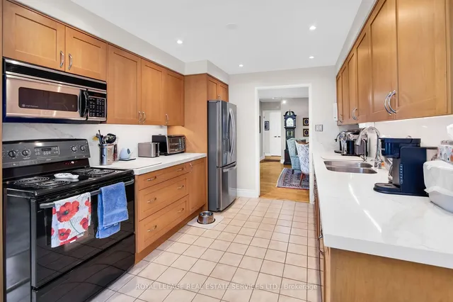 Additional image 21 of 130 Carlton St Unit 609