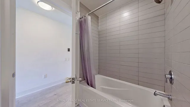 Additional image 14 of 30 Roehampton Ave Unit 413