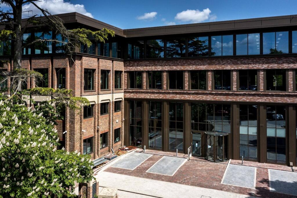 Additional image 11 of 10 Bricket Road, St Albans, St Albans, AL1 3JX