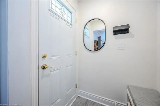 Additional image 7 of 586 Weber St