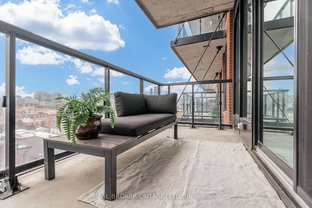 Additional image 17 of 608 Richmond St Unit 717