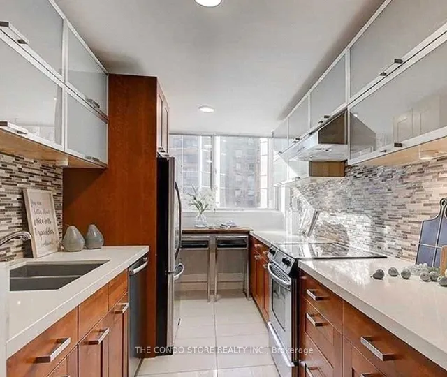 Additional image 11 of 633 Bay St Unit 708