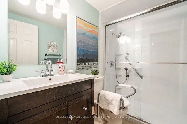 Additional image 21 of 10 WOODMAN Dr Unit 304