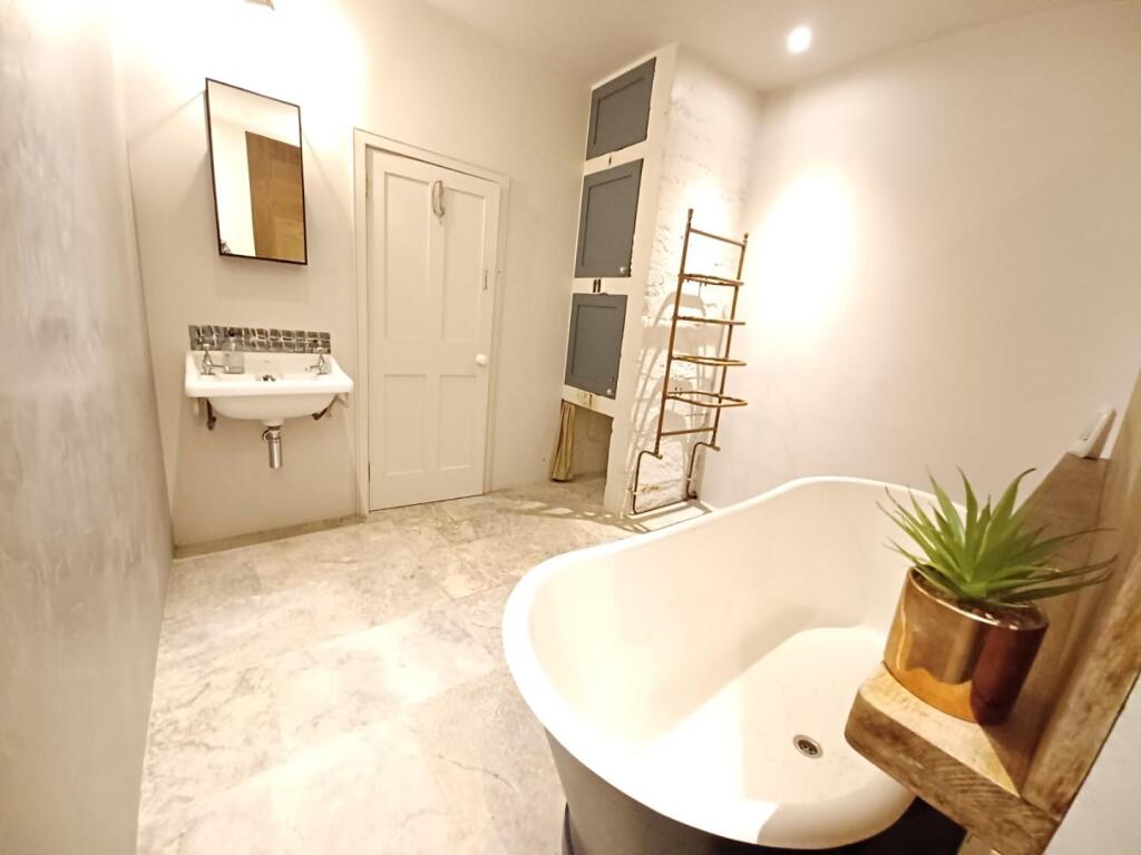 Additional image 11 of Royal Crescent