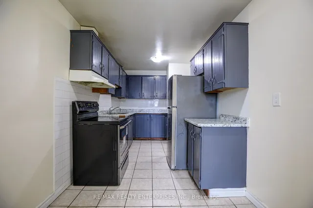 Additional image 6 of 4060 Lawrence Ave Unit 412