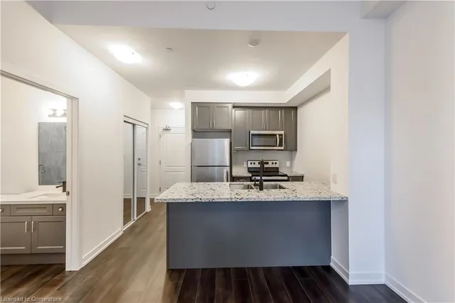 Additional image 5 of 450 Dundas St Unit 518