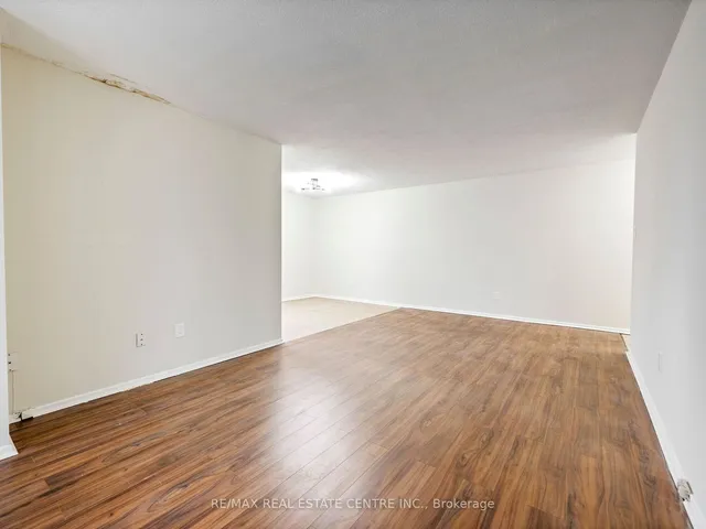 Additional image 10 of 15 Kensington Rd Unit 101