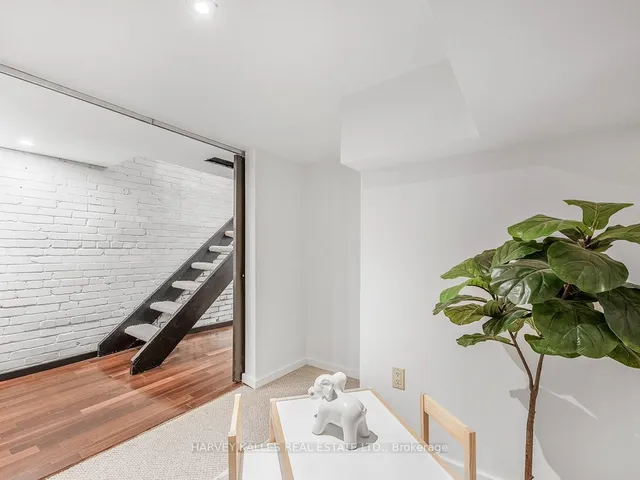 Additional image 29 of 2053 Gerrard St