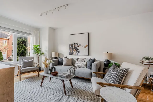 Additional image 4 of 17 Brick Crt